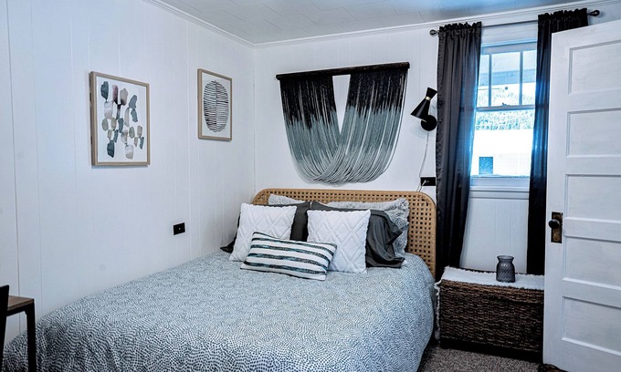 Mullan Apartment | Vintage Riverside Motel Apt #6