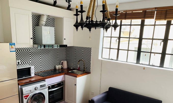 Huaihai Road Commercial Area Apartment | Vintage Studio at the Heart of Shanghai in Former French Concession