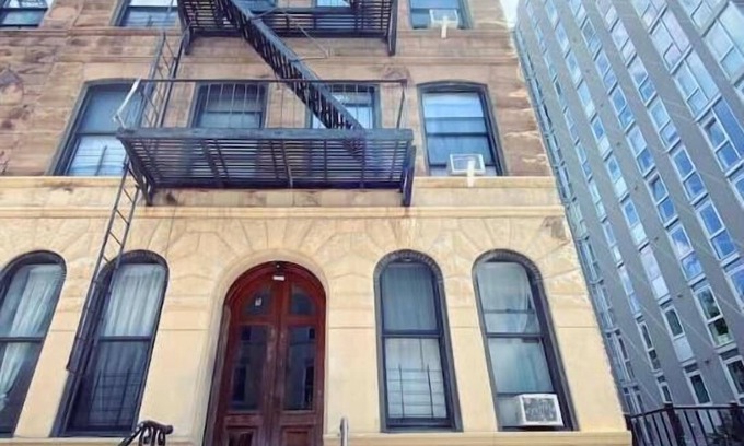 Bedford-Stuyvesant Apartment | Cozy Brooklyn Haven: Vintage Vibes in Clinton Hill