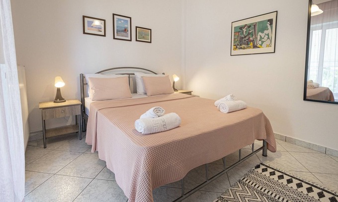 Paralia Dionysiou Apartment | Viny Apartment by Travel Pro Services