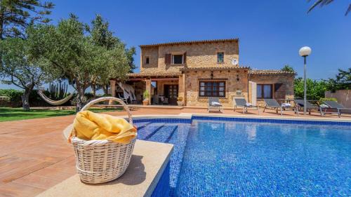 Sencelles Villa | Discover Vinyes Can Grau: Premier Poolside Retreat