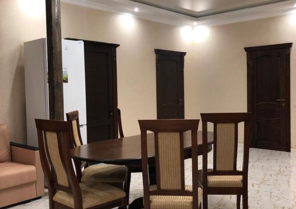 Khasanya House | Elite Retreat at VIP Home on Prospekt Lenina - Top Rated!