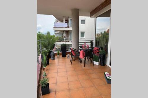 Angyalfold Apartment | VIP Mini Resort: Enjoy Private Parking & Breakfast Delights