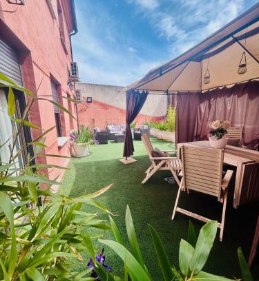 Toledo Apartment | Family-Friendly VIP Rooms in Toledo with Free Parking