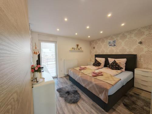 Wiesloch Apartment | VipStay - Stilvoll und geräumige Apartments mit Terasse oder Balkon, Küche, kostenloses Parken, WLAN, Smart Tv