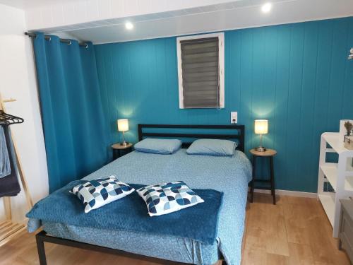 Saint-Leger-les-Vignes House | Oceanfront Retreat at Yann & Virginie, Rated 9.7/10