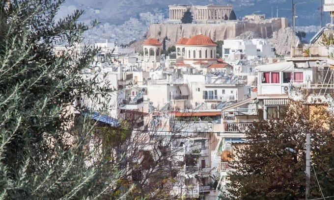Vyronas Apartment | Vironas Chic Sleek Modern Studio in Athens