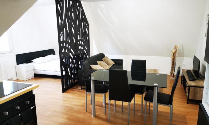 Quartier du Plateau Apartment | Viry-Châtillon: Delightful Apartment in Family-Friendly Setting