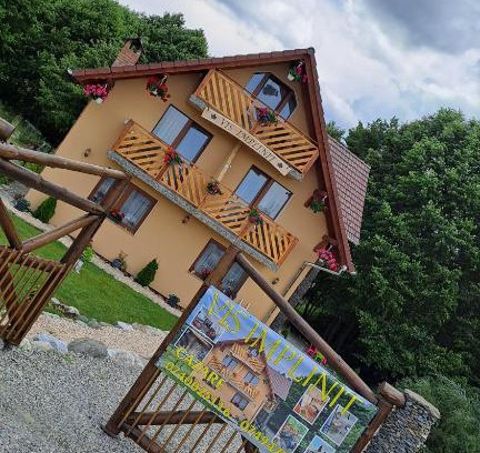 Cartisoara House | Guest Rated 9.6: Family-Friendly Stay at Vis Împlinit