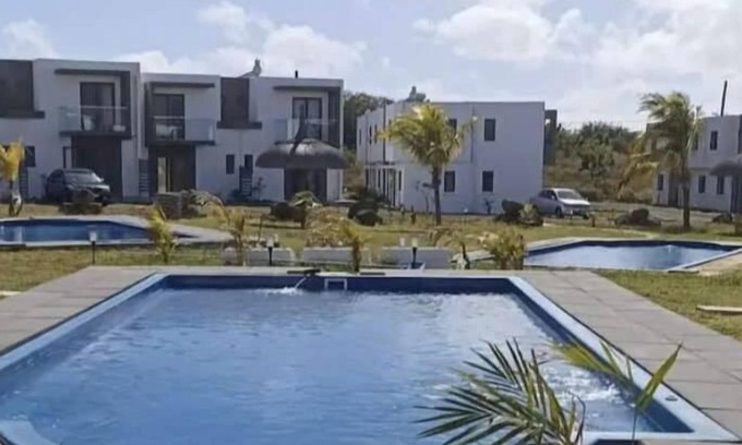 Calebasses Villa | Relax at Visharm Villa: Family-Friendly with Pool & Dining