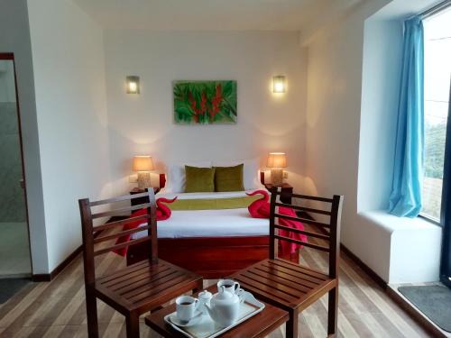 Nuwara Eliya Hotel | Discover Vishmi's Rest: Family-Friendly with Breakfast Included