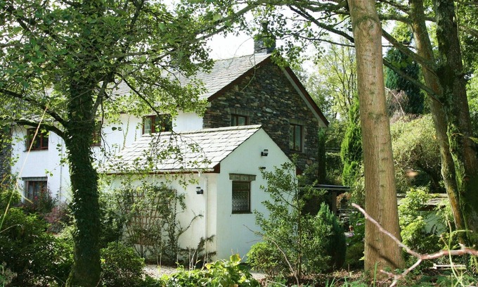 Lowick House | Discover Visit Britain Gold Standard Cottage with WiFi & Pool