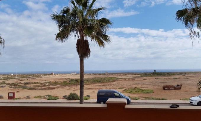 Parque Holandes Apartment | Discover Oceanfront Relaxation at Mar House Lilly