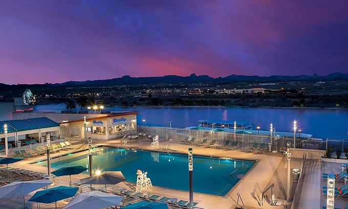 Laughlin Hotel | Discover Nevada's Natural Wonders in the Mojave Desert