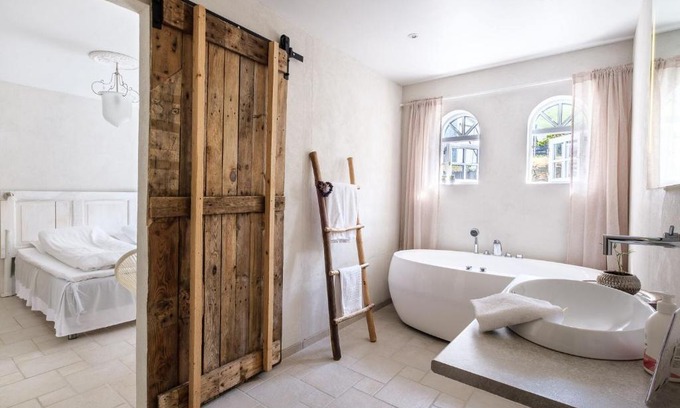 Leirvik Bed & Breakfast | Oceanfront Bliss at visitHOMES Faroe Islands - Guest Rated 9/10