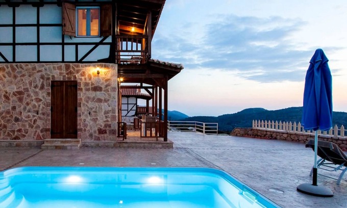 Lefkas Apartment | Discover Vissala 3 Arnebia: Pool and Breakfast in Chortata