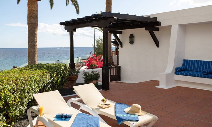 Puerto del Carmen House | Romantic Bungalow at Playa Chica Beach with Ocean View