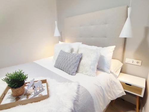 Fisterra Apartment | Scenic Vista al Puerto: Family-Friendly Getaway Awaits