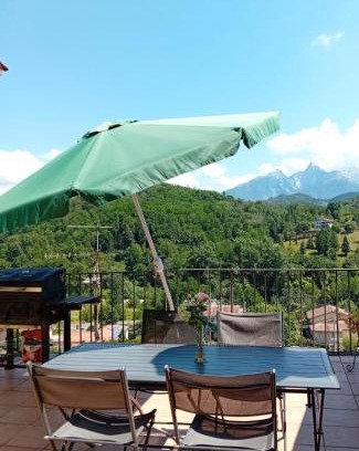Gassano Apartment | Guest Rated 10/10: Family-Friendly Vista Alpi Apuane