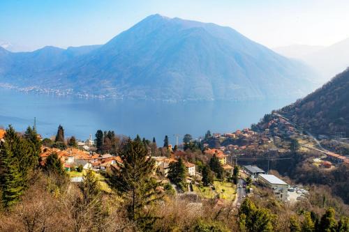 Dizzasco Apartment | Pet-Friendly Vista Argegno - 4-Star Retreat in Como