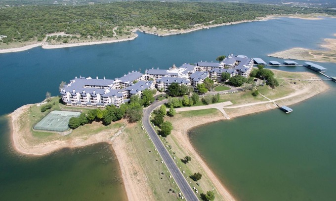 Highland Lake Estates Condo | Vista Azul: Unique Lake Living with Spa & Pool Amenities