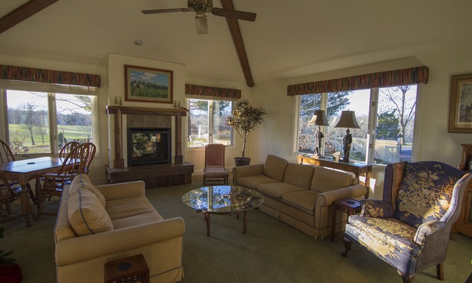 Uniontown House | Guest Rated 10/10: Scenic Views & Cozy Fireplace Retreat