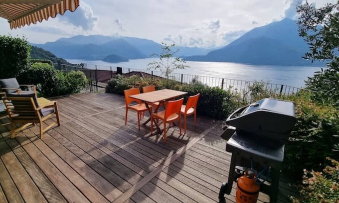 Perledo Apartment | Lake View 2-Bedroom Flat at Vista d'Oro Ulivo
