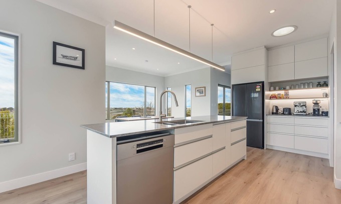 Riwaka House | Vista Del Escape - Riwaka Holiday Home