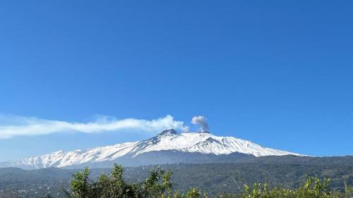 Fiumefreddo di Sicilia Apartment | Discover Vista Etna House: Rated 9.3, Family-Friendly Stay