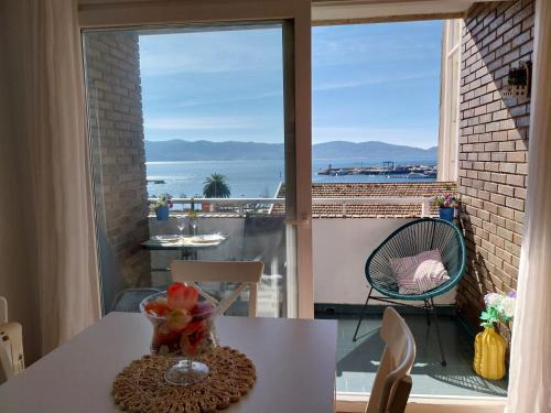 Sanxenxo Apartment | Oceanfront Bliss at Vista Faro, Playa Panadeira: 10/10 Review