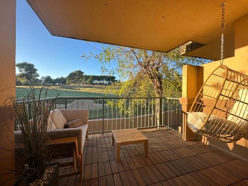 Chiva Apartment | Oceanfront Vista Golf: Pet-Friendly Retreat with Pool