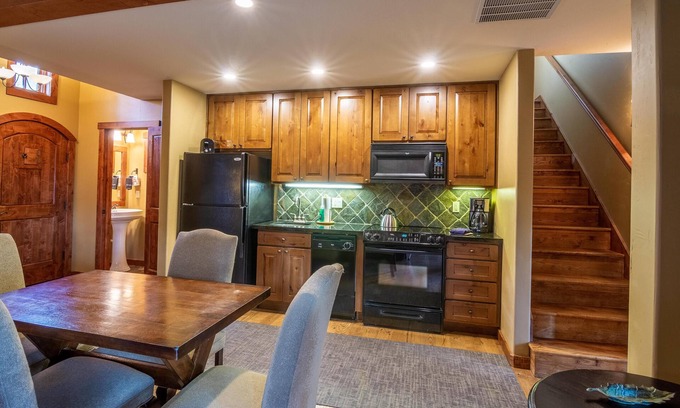 Tamarack Cottage | Experience Vista Grande Cottage at Tamarack Resort