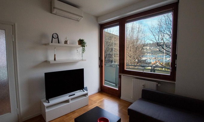 Como City Centre Apartment | Discover Vista Lago: Family-Friendly Retreat with Kitchen