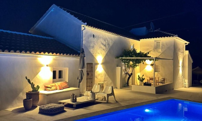 Encinarejo de Cordoba Villa | Vista Las Colinas - Breathtaking Views & Private Pool Retreat