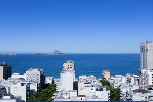 Leblon Apartment | Oceanfront Cinema View Near Leblon Beach - 4-Star Comfort
