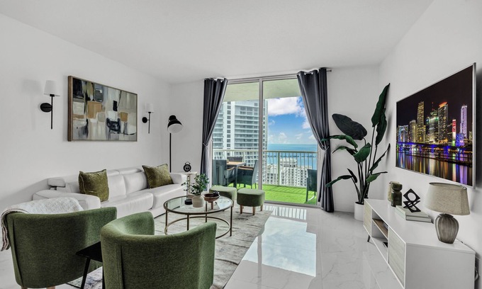 Brickell Condo | Vista Mar - Water View Penthouse