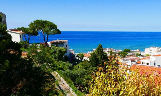 Sperlonga Apartment | Oceanfront Retreat with Breathtaking Sea Views - Rated 9.2