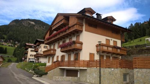 Colle Santa Lucia Apartment | Vista Pelmo: Highly Rated Hotel for Your Perfect Getaway
