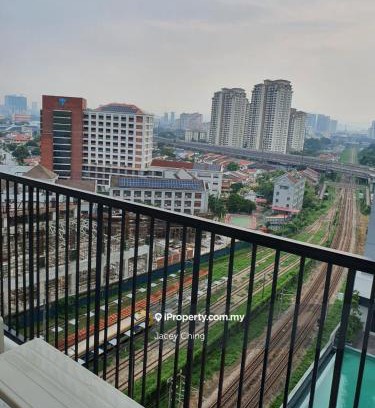 Kampung Puah Seberang Apartment | Relax at Vista Residences Sentul with Pool Access