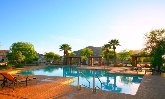 Stetson Hills State House | Relax at Vista Retreat: Mountain Views & Premier Amenities