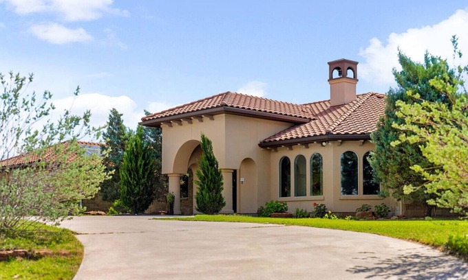 Leander House | Vista Sol Villa | Lake Travis + Pool Nights