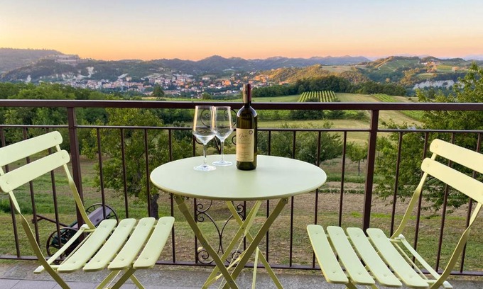 Gavi Bed & Breakfast | Pet-Friendly Stay at Vista sul Forte with Family Amenities
