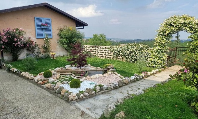 Camerano House | Vista Super: Highly Rated Hotel for Families and Pets
