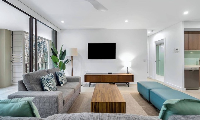 Palm Cove Apartment | Vista Verde: A Family Retreat with Pool & Spa Amenities