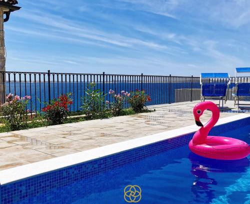 Rtina Apartment | Relax at Vista Villas - Top-Rated Oceanfront Apartment