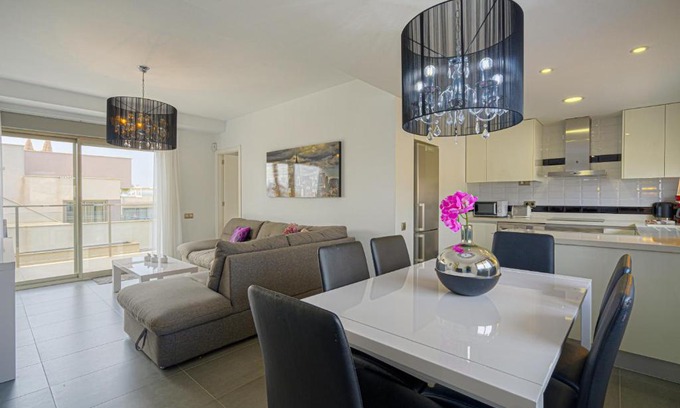 Lo Rufete Apartment | Vistabella: Family-Friendly Retreat with Pool & 4-Star Comfort