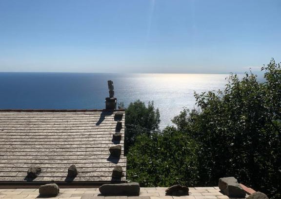 Vernazza Apartment | Oceanfront Escape: VistaMare & Relax Cinque Terre