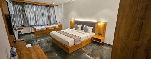 Rabale Hotel | Vistara Residency