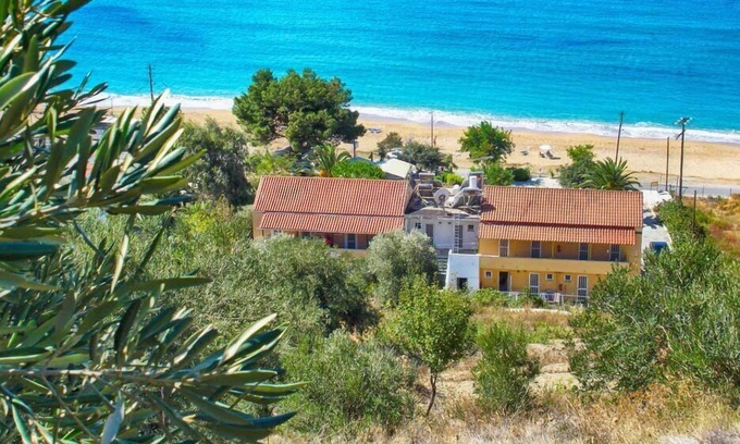 Agios Georgios Pagon Apartment | Vistonia Studio 9 - right on the beach with sea views
