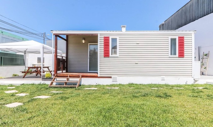 Charneca de Caparica e Sobreda Cottage | Discover Vita Portucale: Cozy Country House with Garden